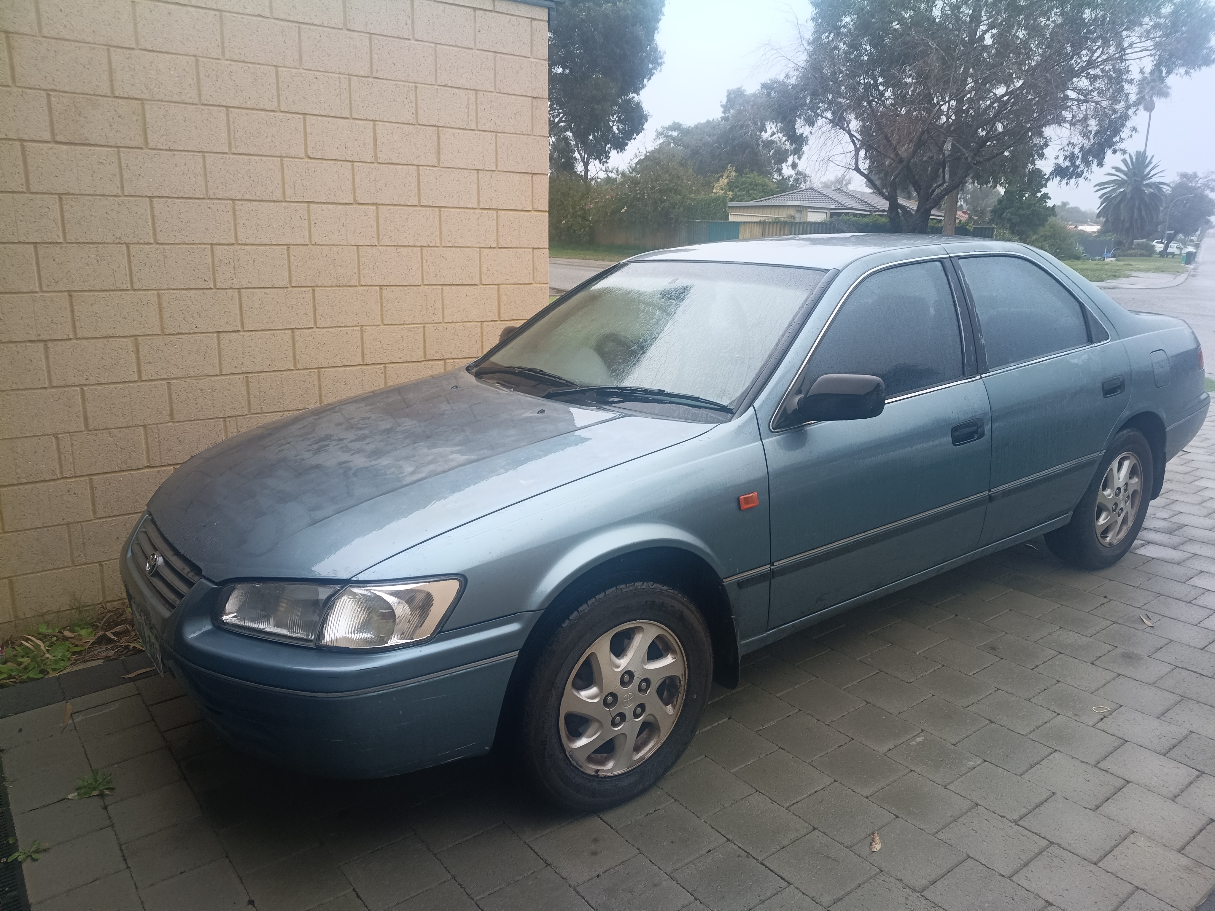 Vehicle photo 2